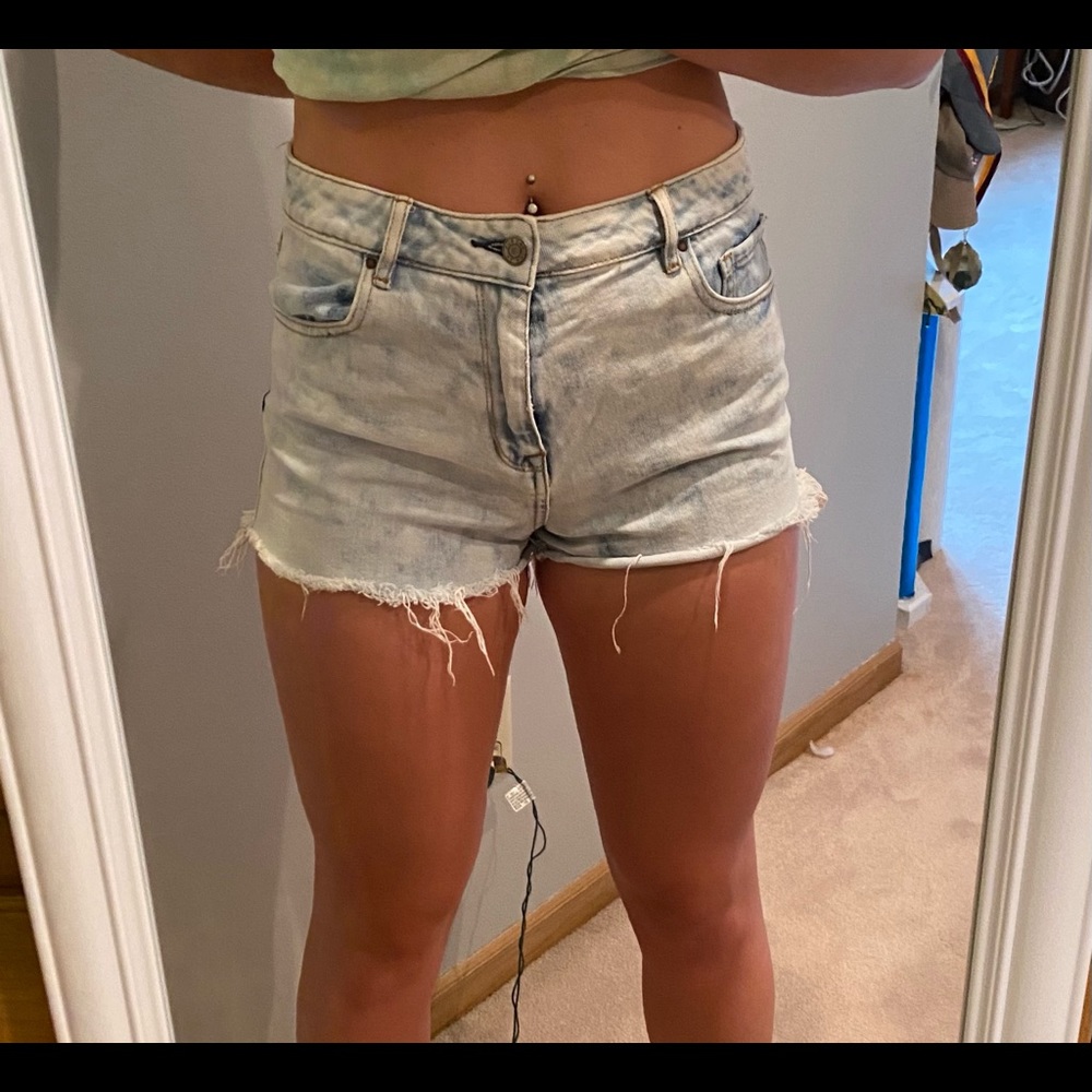 Light wash pacsun jean shorts